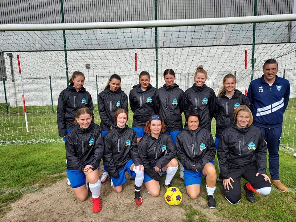 F8AE499B-BFD4-4C54-B018-E6F0B71CCA62 F8AE499B-BFD4-4C54-B018-E6F0B71CCA62